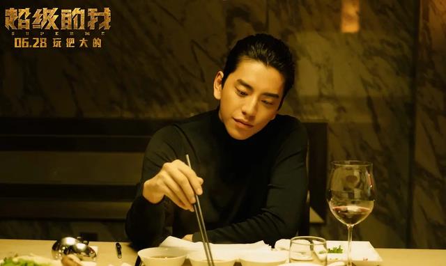 神人黑白脸 首日票房400万？烂片？你的偏见，让30岁的王大陆无“路”可走