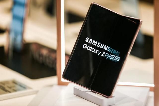 三星刷新折叠手机“高度”，骁龙888+屏下摄像头+折叠屏+高刷
