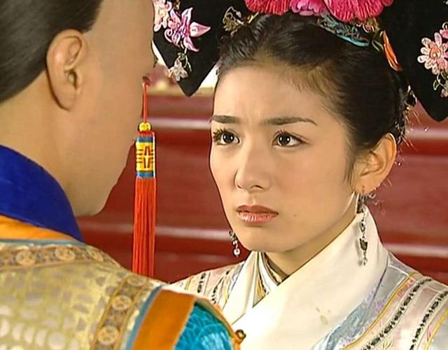 小燕子|重温《还珠格格》终于懂得：为何令妃和紫薇最后都远离了小燕子？