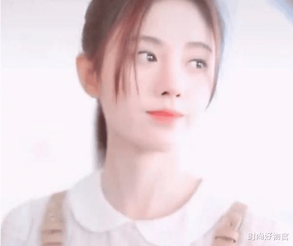 时尚好物官|有一种惊艳叫鞠婧祎素颜，镜头下“奶肌”太撩人，网友：自带滤镜