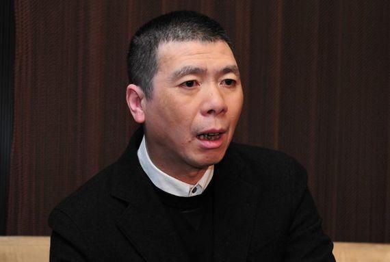 华晨宇|冯小刚病情再次恶化，坦言已放弃治疗，妻子含泪说：钱多有啥用?