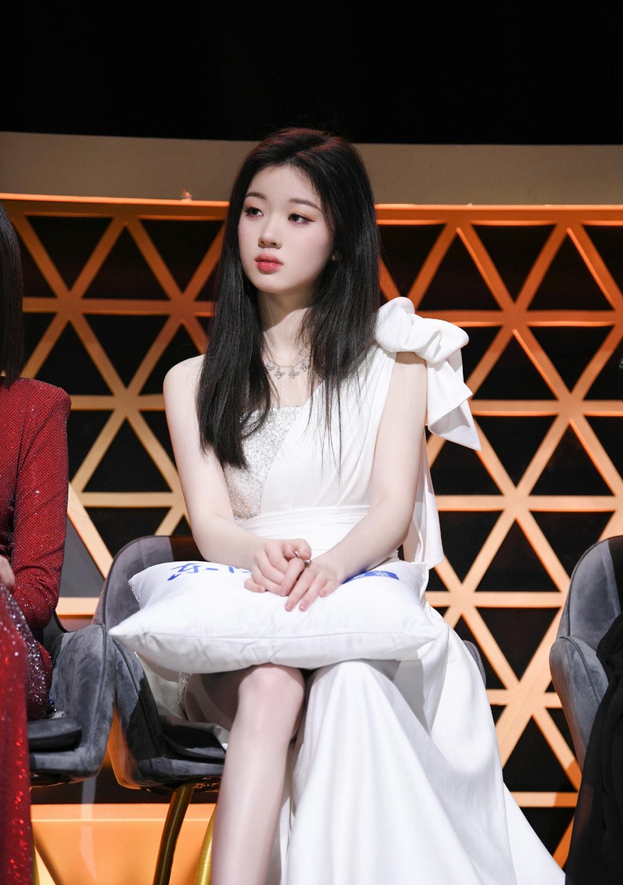 女孩|她的长相不比歌声更撩人？