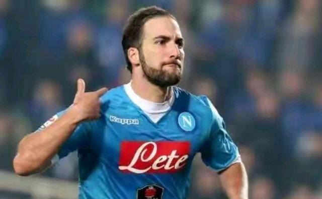 炄锌说 不忍直视!伊瓜因之后又一巨星要被C罗逼走,曼联重建或会受影响