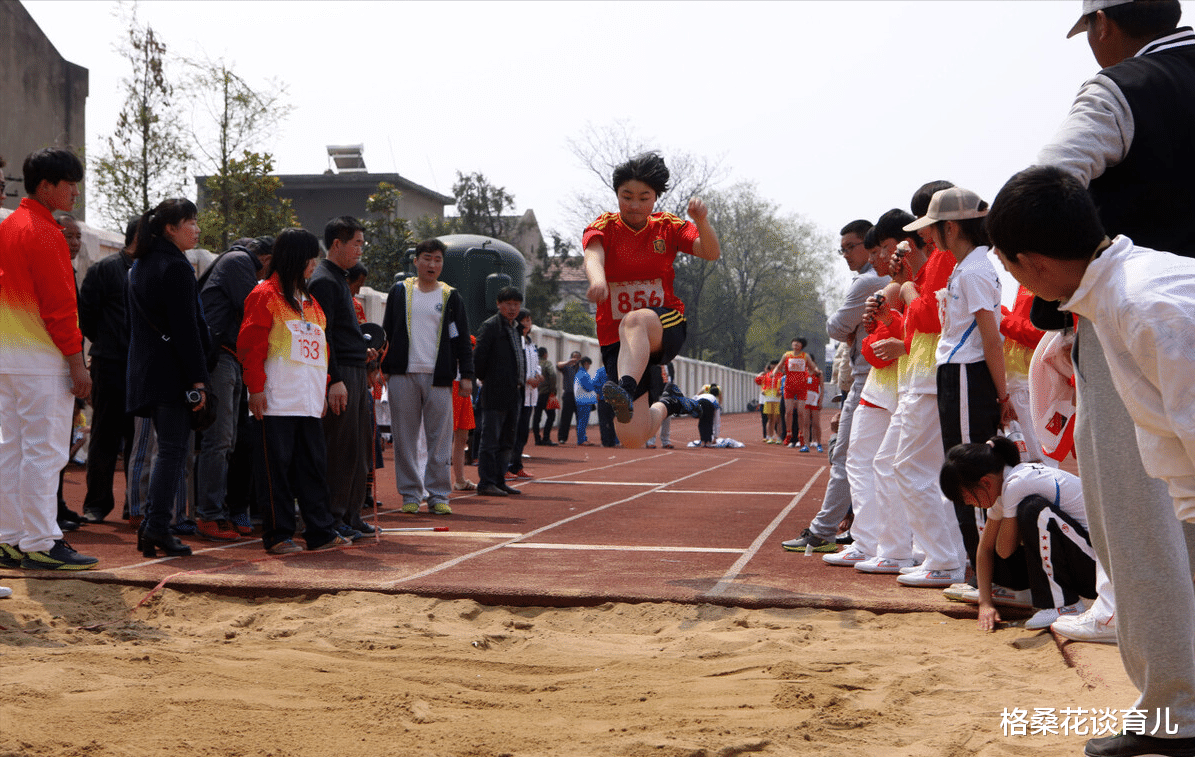 格桑花谈育儿|湖南留守女孩屈诗颖，15岁高考逐梦北大，谁说寒门难出贵子？