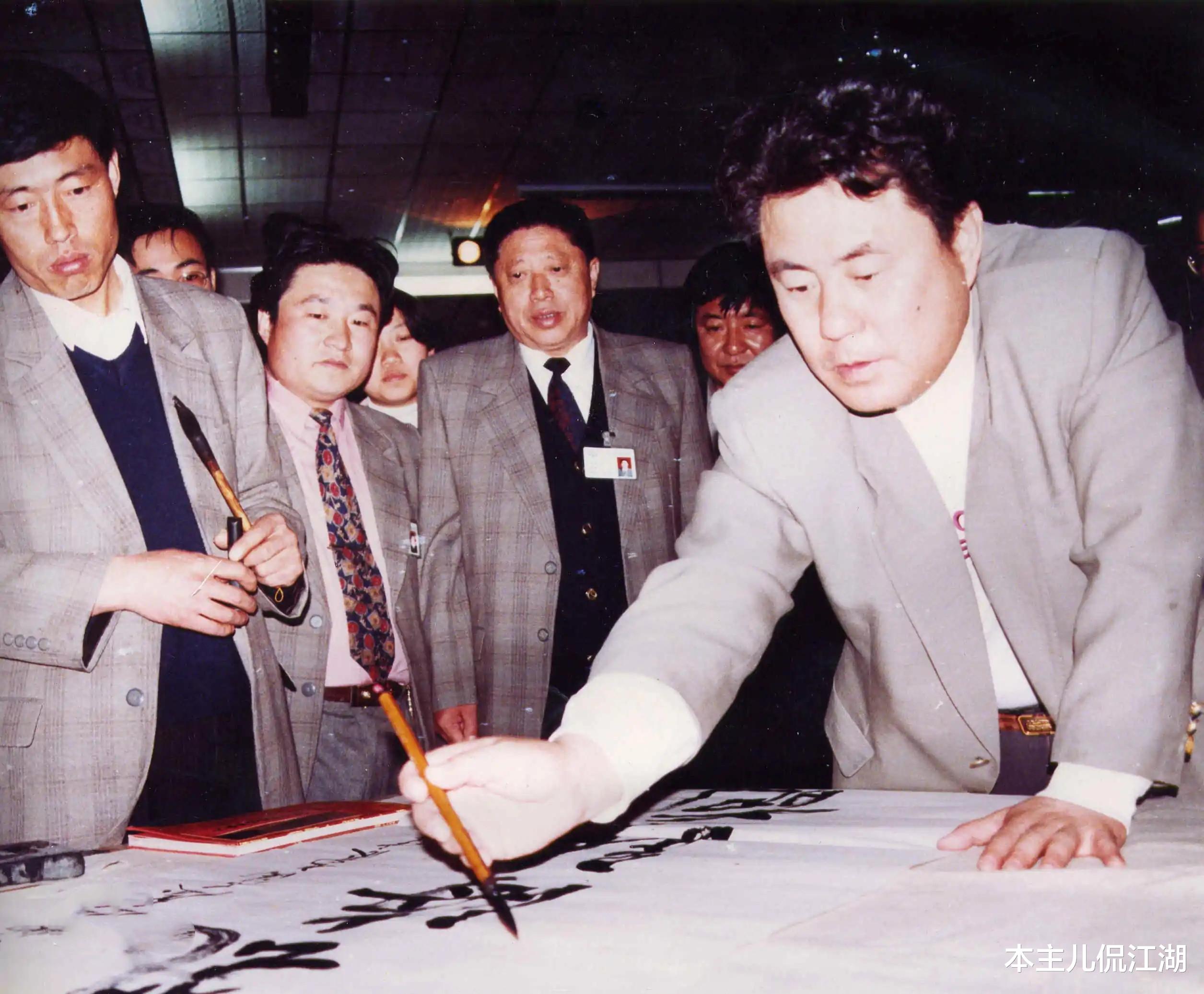 李丹阳|军旅歌手李丹阳：56岁仍未婚，没有宝宝成遗憾，和母亲生活在一起