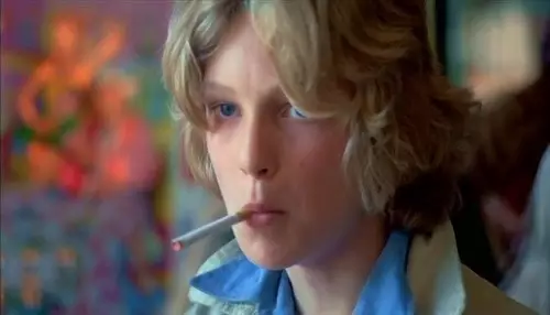 章泽天|被恋童癖毁掉的美少年,终于开口说话了