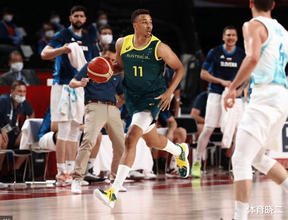 火箭队 官宣！火箭一签一裁，斯通交易谈判破裂，2米01锋线正式留队