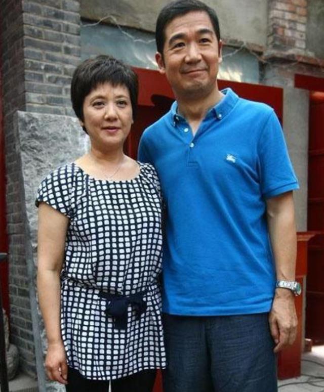 张国立|63岁的邓婕，离婚协议成她一生的痛，养女越长越像张国立