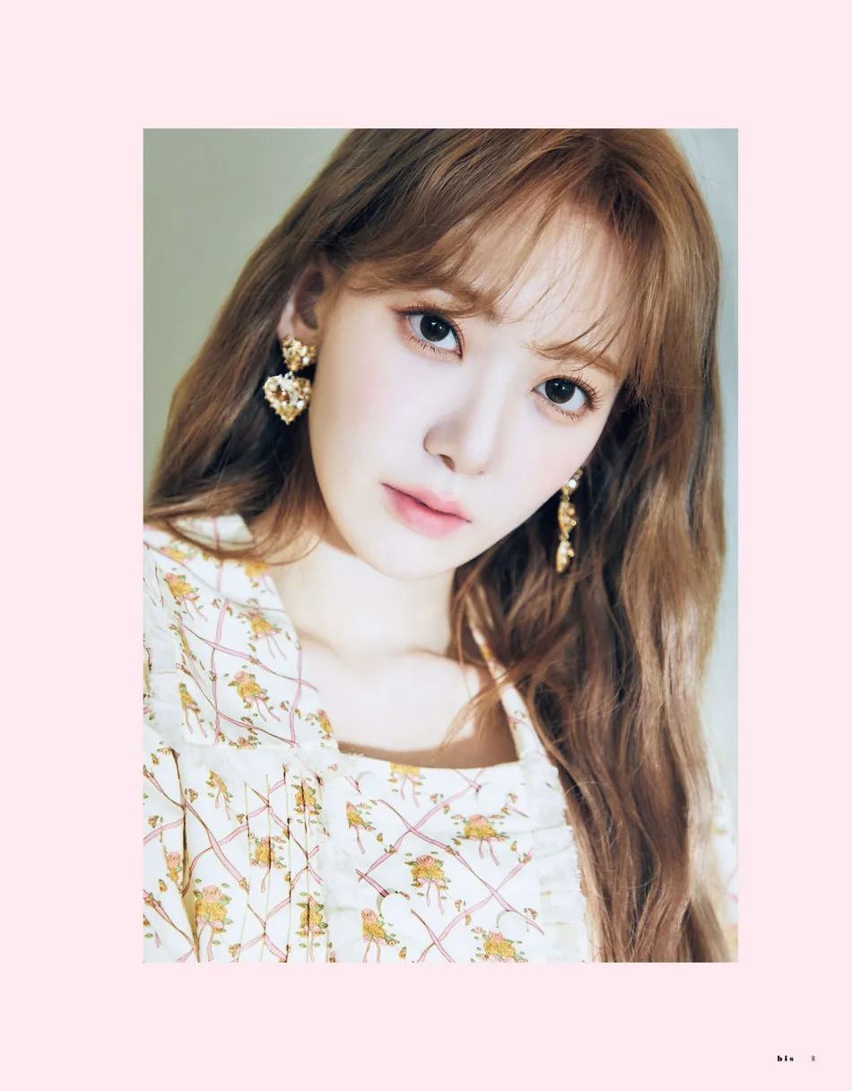 |日本女星宮脇咲良新封面太美了！雪肤娇嫩性感靓丽