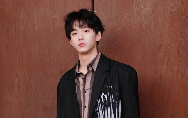 树叶飞舞 余景天集资没达到要求,后援会对粉丝进行惩罚?