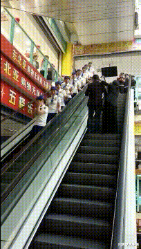 时光了了说说|“为啥我们明明不信鬼神，但却不买凶宅？神评太精辟了！”哈哈哈哈～