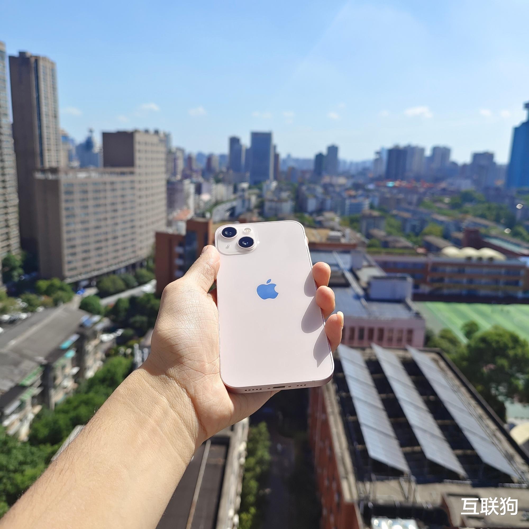 交易 摄像头进灰、照相和备份出BUG！iPhone13首波评价来了