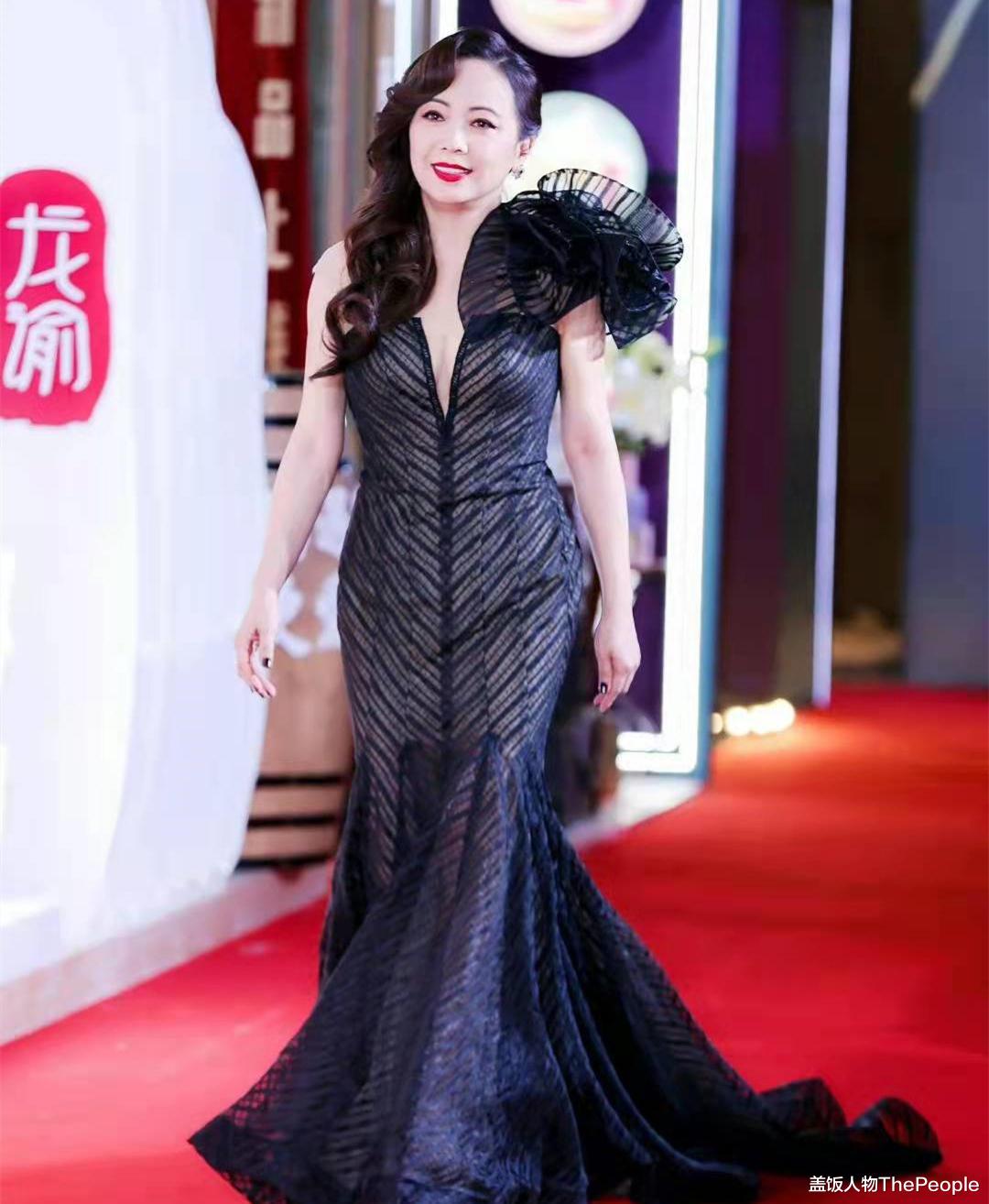 袁冰妍|凤凰网红毯：奥运冠军美过明星，李若彤瘦干瘪、袁冰妍撞脸赵丽颖