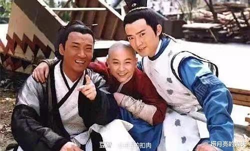 公孙策|《少年包青天1》里的崔明冲杀了初恋？5大疑点证实他可一点儿不简单