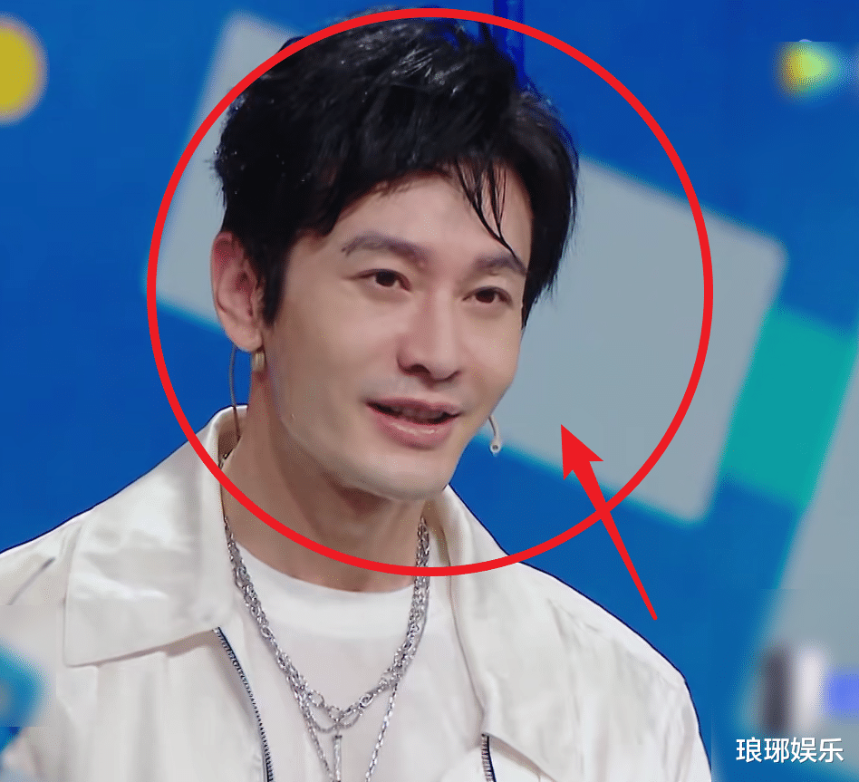 钟汉良|钟汉良被泼水卸妆后，46岁状态成焦点，沈腾都忍不住嫉妒了