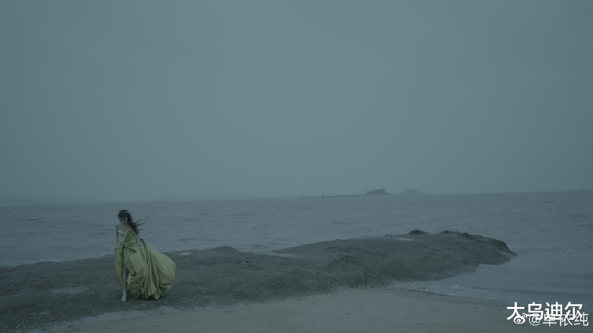 暗黑|气声运用技巧唱到极致是什么样的？她才20岁，像疯了一般玩到天际