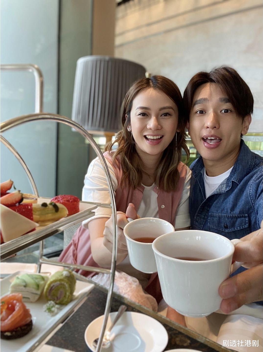 吴日言|两岁女儿做眼疮手术全身麻醉，37岁香港女歌手直言心疼，忍不住哭