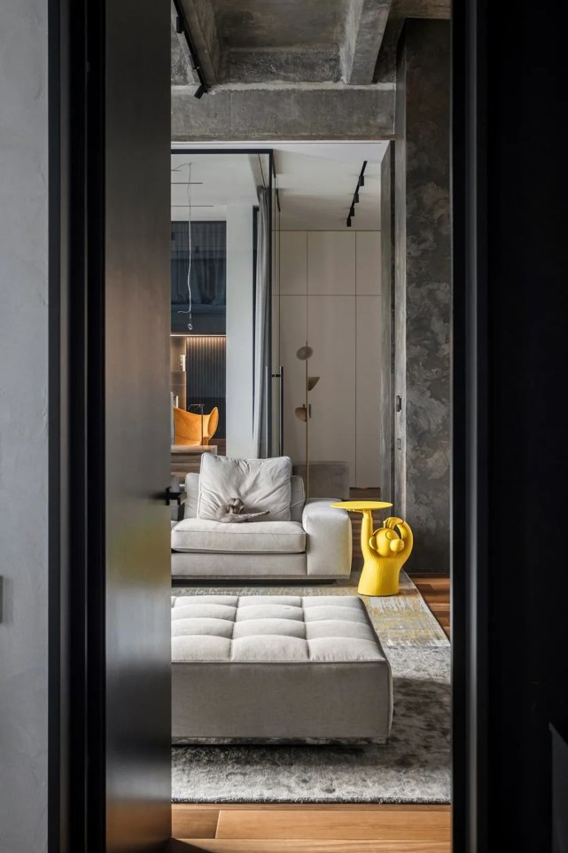 |150平四居室细腻精致的形式提升粗犷冷淡空间的美感