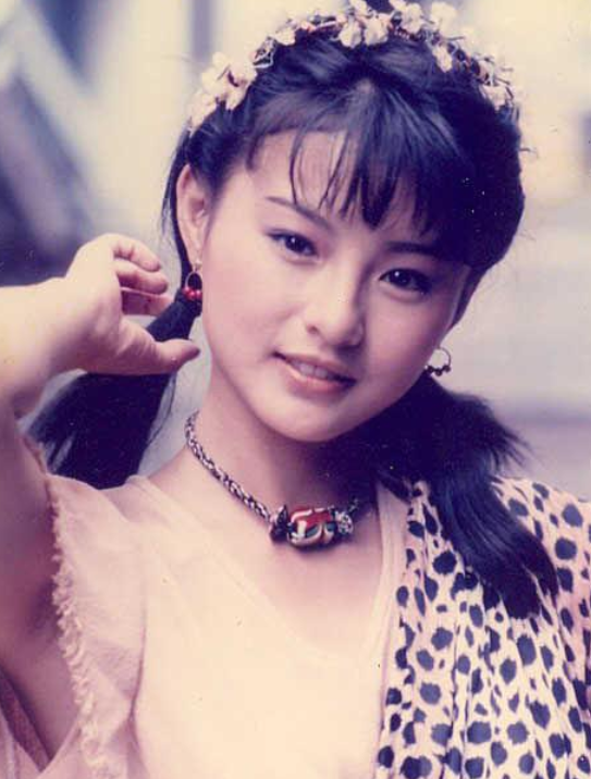 肖浩飞白|李赛凤:24岁烧伤毁容,36岁嫁大18岁富豪,42岁被指与义子偷欢