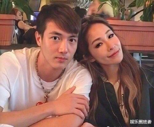 萧亚轩|42岁萧亚轩与家人庆生，被弟弟甜蜜亲吻嘴角疤痕，豪宅内不见黄皓