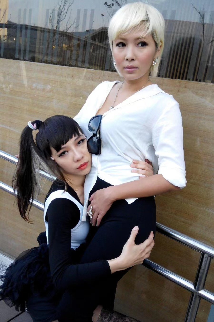 李湘|41岁女星退圈6年罕曝近况，不慎摔伤致骨裂，深夜紧急叫救护车