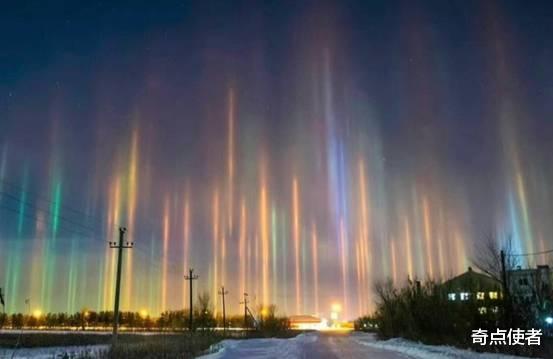 |犹如科幻大片！哈尔滨夜空出现数条“神秘光柱”，这是什么情况？