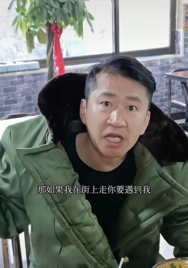 李嘉明|戏骨李嘉明吃霸王餐被批！45元四个菜仍嫌贵，拒绝买单后飞奔逃离