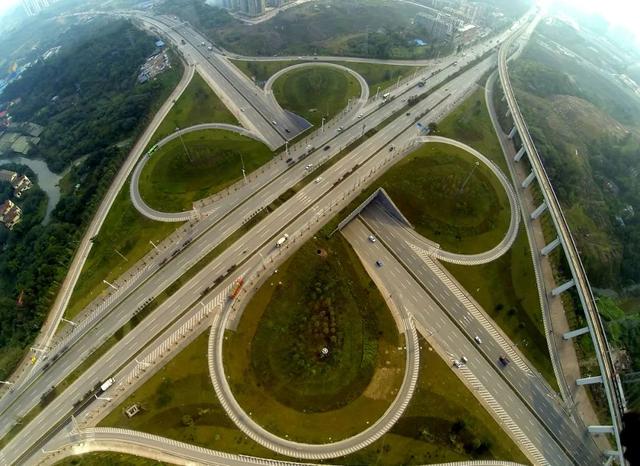 新女报 导航看了想罢工！再次火上热搜的重庆立交桥有多魔幻？