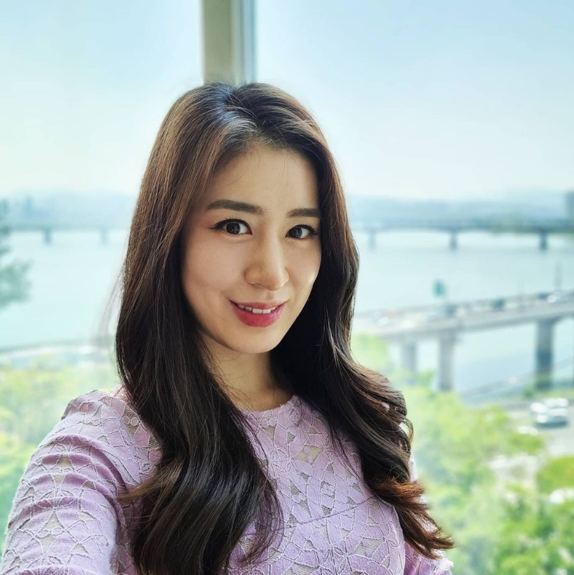 杜华|朱镇模性丑闻后首度与妻子同框，小10岁妻子甜蜜表白喊他“欧巴”