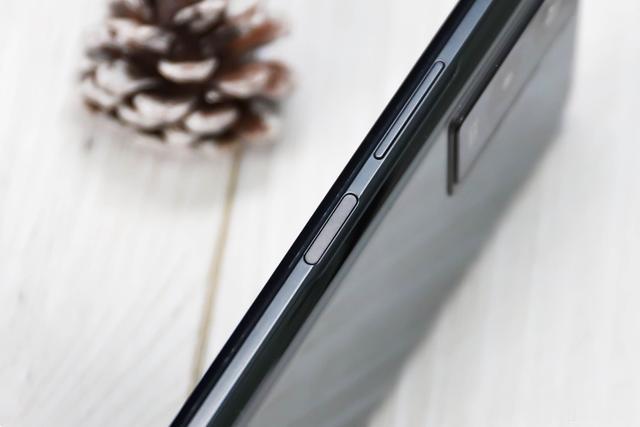 vivo y55s|vivo Y55s圖賞：透澤鏡面質感，呼吸云階設計