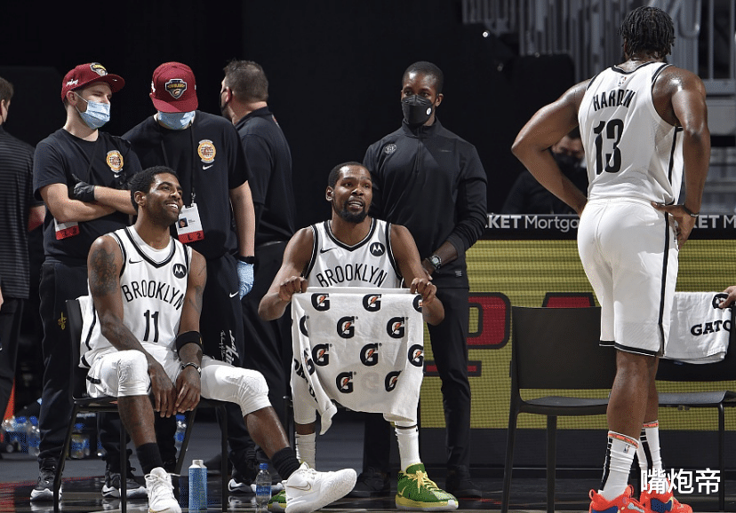 篮网队|欧文KD老演员了!场边大笑单打哪受伤了?最大惊喜没准留给詹姆斯