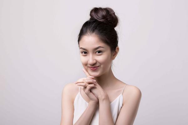 防晒 皮肤暗黄并不是无药可救，坚持这4件事，或能改善皮肤发黄