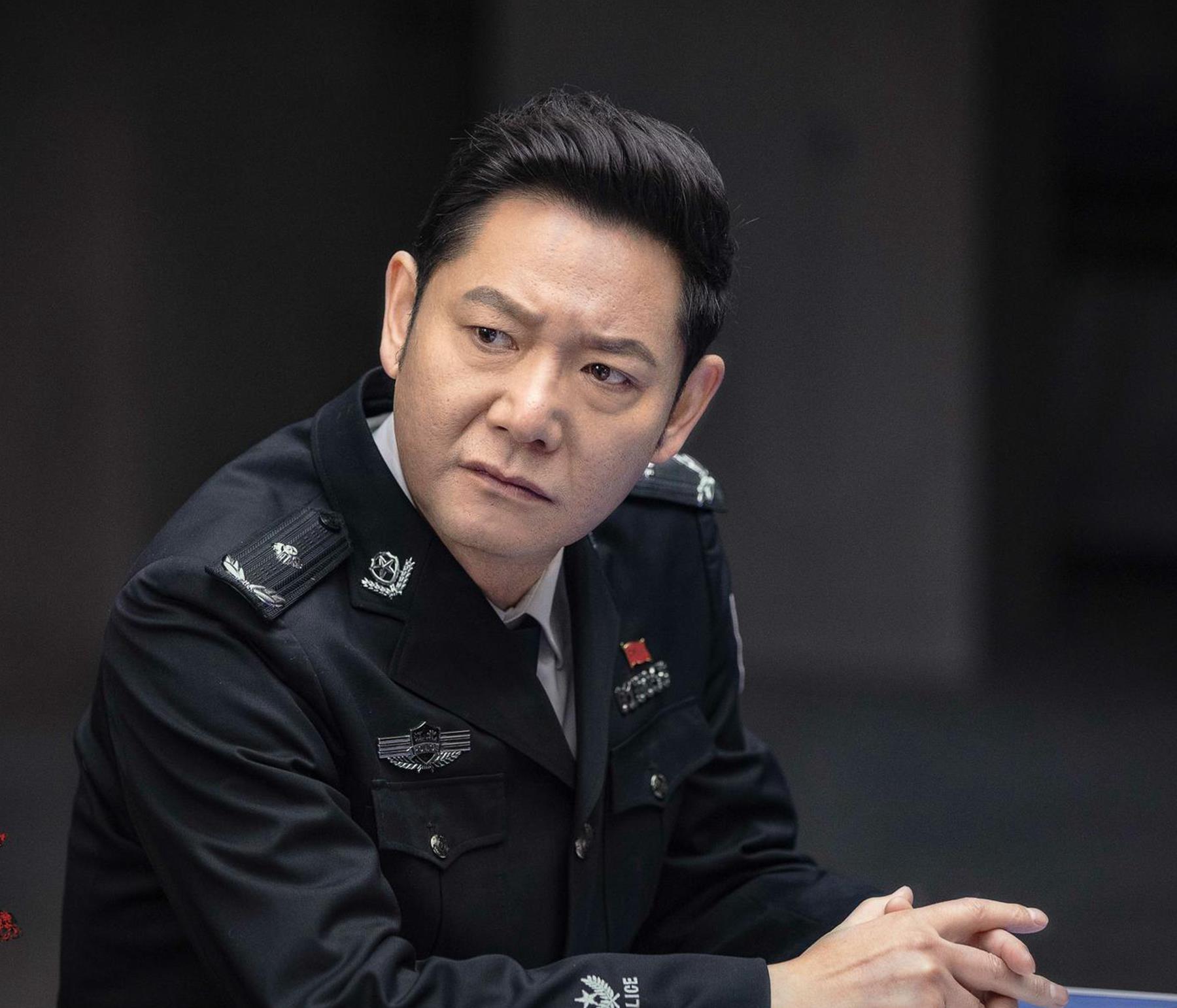 顿芳苓|警察帅锅里简凡最后跟谁在一起了？剧中的主演都有谁？