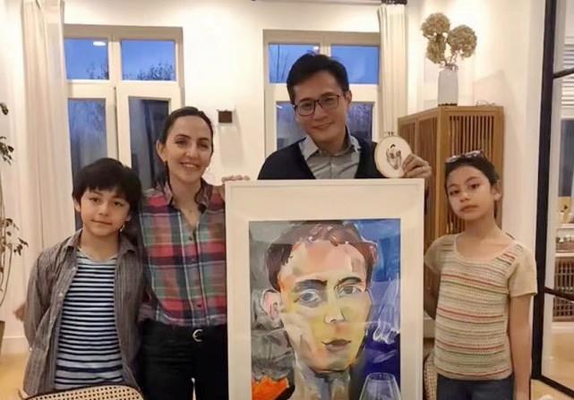 陈媛说 刘烨太太安娜酒吧演唱，网友惊讶其优秀，纷纷留言：刘烨配不上她