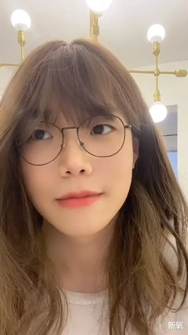 小柯|明明都知道他是男扮女装，为啥还能收获一波男友粉？