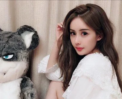 秦奋|当年，秦奋甩给韦雪4500万，说：分手吧，我不会娶你的