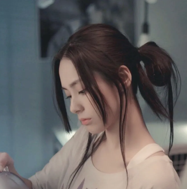 阿娇|阿娇的美貌失败论，披上铠甲的40岁，是长大还是更害怕？