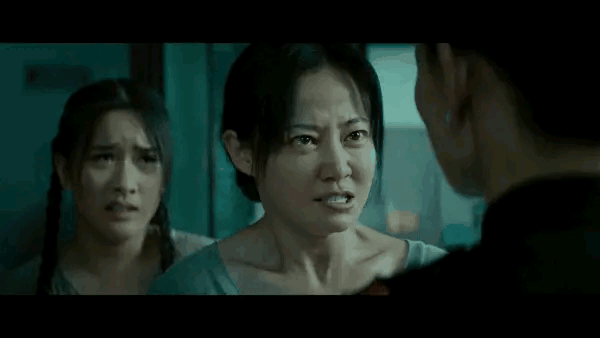 软妈硬爸|“妈妈，救我！”13岁男孩小区猥亵多名幼童，监控曝光：惹怒所有人！