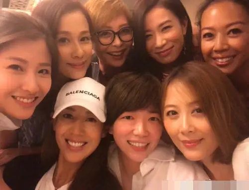 周家怡|“英皇一姐”周家怡：曾是佘诗曼的好闺蜜，却因“抢男人”决裂？