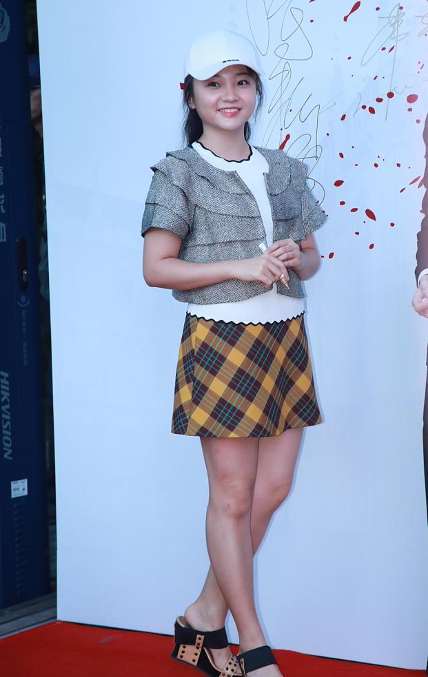 林妙可|13岁酒吧走穴，14岁与37岁男星拍感情戏，奥运女孩林妙可的坠落史