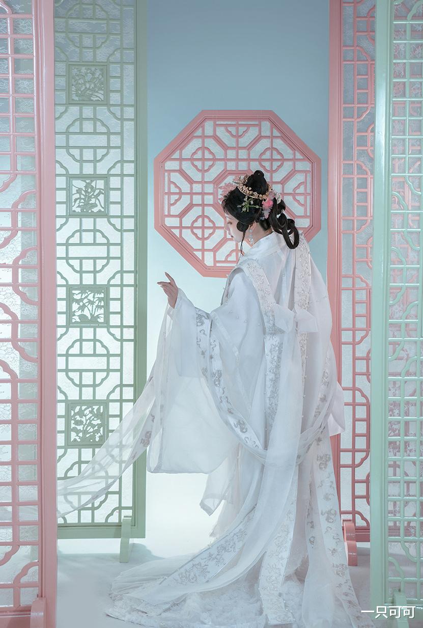 婚纱|汉服风格的“婚纱”原来长这样，第一眼觉得奇怪，看完却想买
