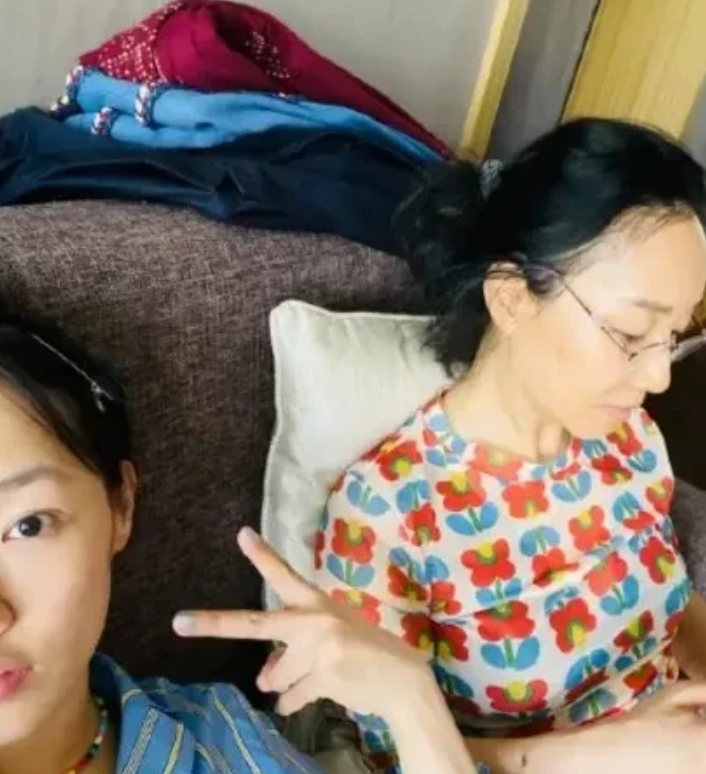 贾静雯|白百合晒自拍美貌妈妈出镜，曾与张思麟导演传出新恋情！