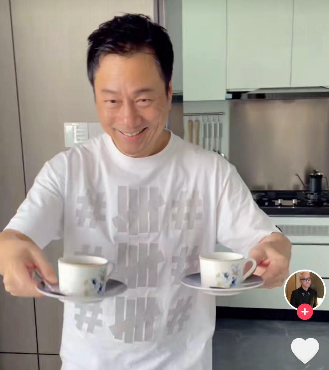 黎耀祥|57岁黎耀祥逛中山菜场，喊卖菜阿姨靓女没架子，已在当地买房定居