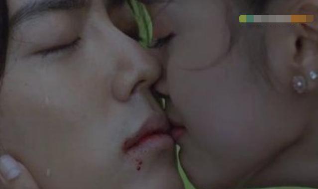 肖战|肖战《斗罗大陆》错位吻戏收官，苑长邱心志发文字里行间很不舍