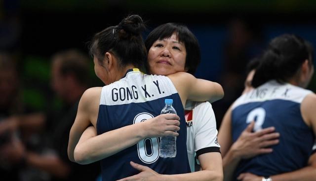 吴有情聊|女排接班人喜讯!对比安家杰、赖亚文和陈忠和,郎平留任更合适!