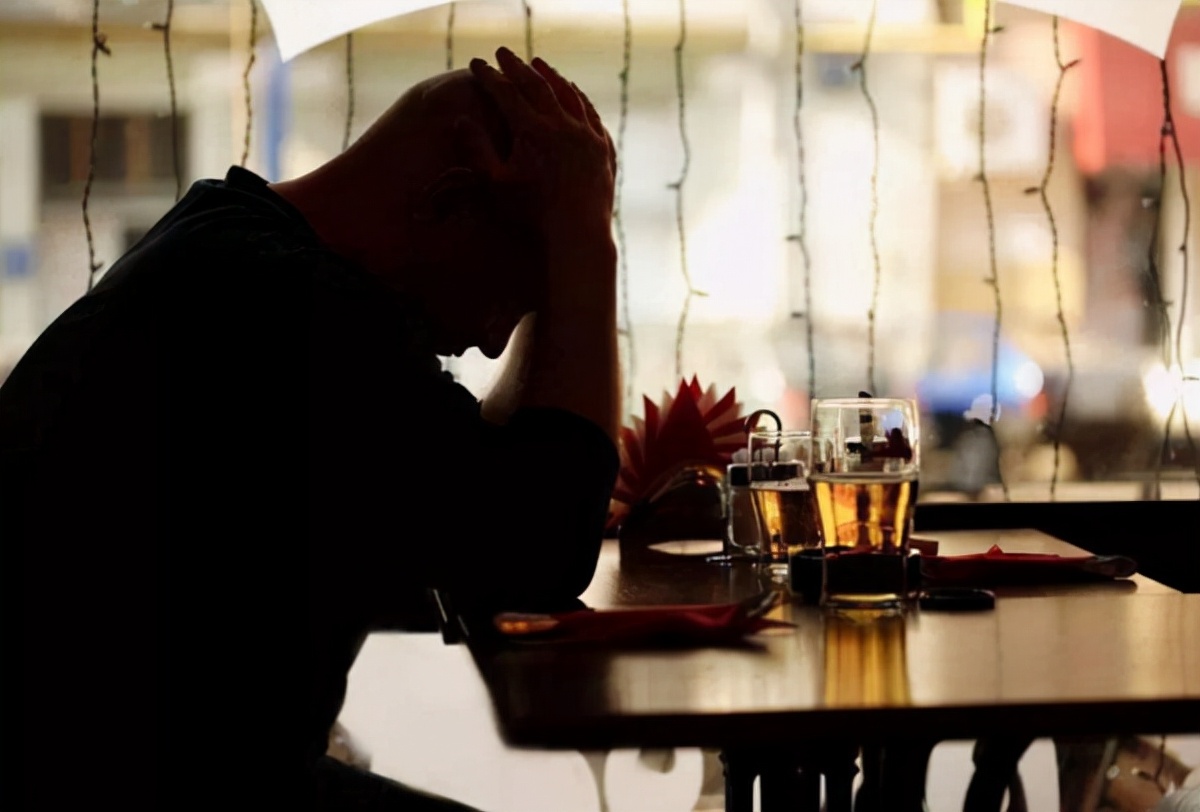 出租车 男子一念之差将女友杀害，下手果断抛尸河边