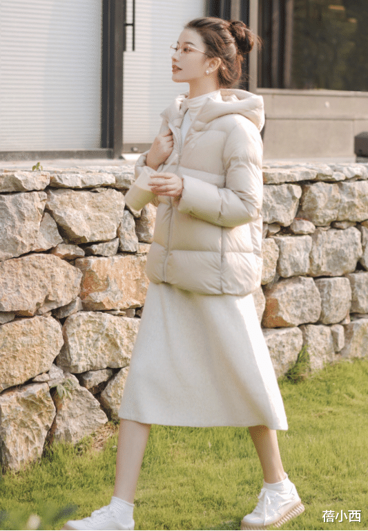 蓓小西 奔三奔四的女人别穿得太薄，试试这些羽绒服混搭，轻松美出新高度