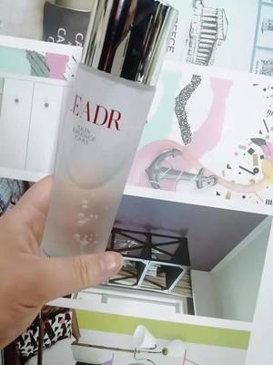 化妆 水、乳、霜、精华的正确护肤步骤，涂反了不仅“无效”还“伤肤”