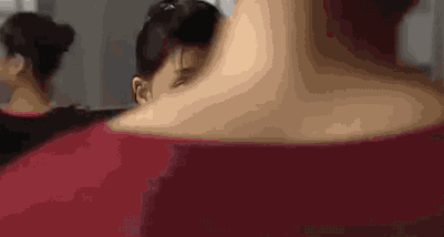 马嘉祺|42岁的殷桃“曼妙背影”上热搜，靠实力撕掉“少女感”的廉价标签