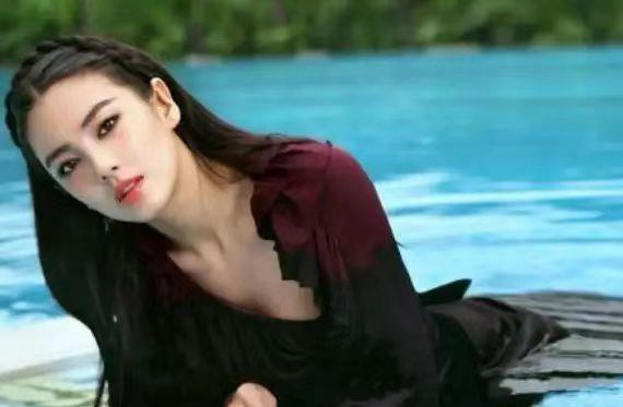 张雨绮|张雨绮陈冠希11年前照片曝光，那时还是单眼皮，意外撞脸郭晶晶